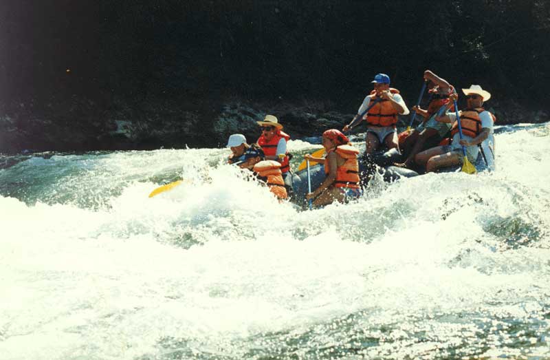 Entering Munch Rapid - Maya Expeditions