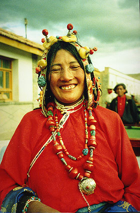 Yushu Lady - China - Yangtze River - Tibet photo by Irene Arriaza - Maya Expeditions
