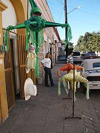 Raramuri Christmas Piñatas, photo by Les Mahoney Copper Canyon Adventures