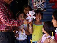 AFENJ - Association donation Christmas Toys - Feliz Navidad Maya Expeditions