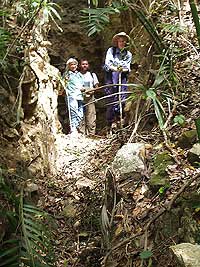 Looters Trench El Peru Photo Gallery - Maya Expeditions
