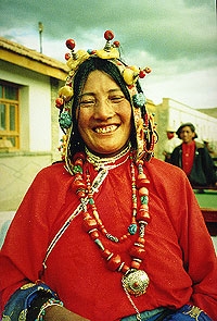 Yushu Lady - China - Yangtze River - Tibet photo by Irene Arriaza - Maya Expeditions